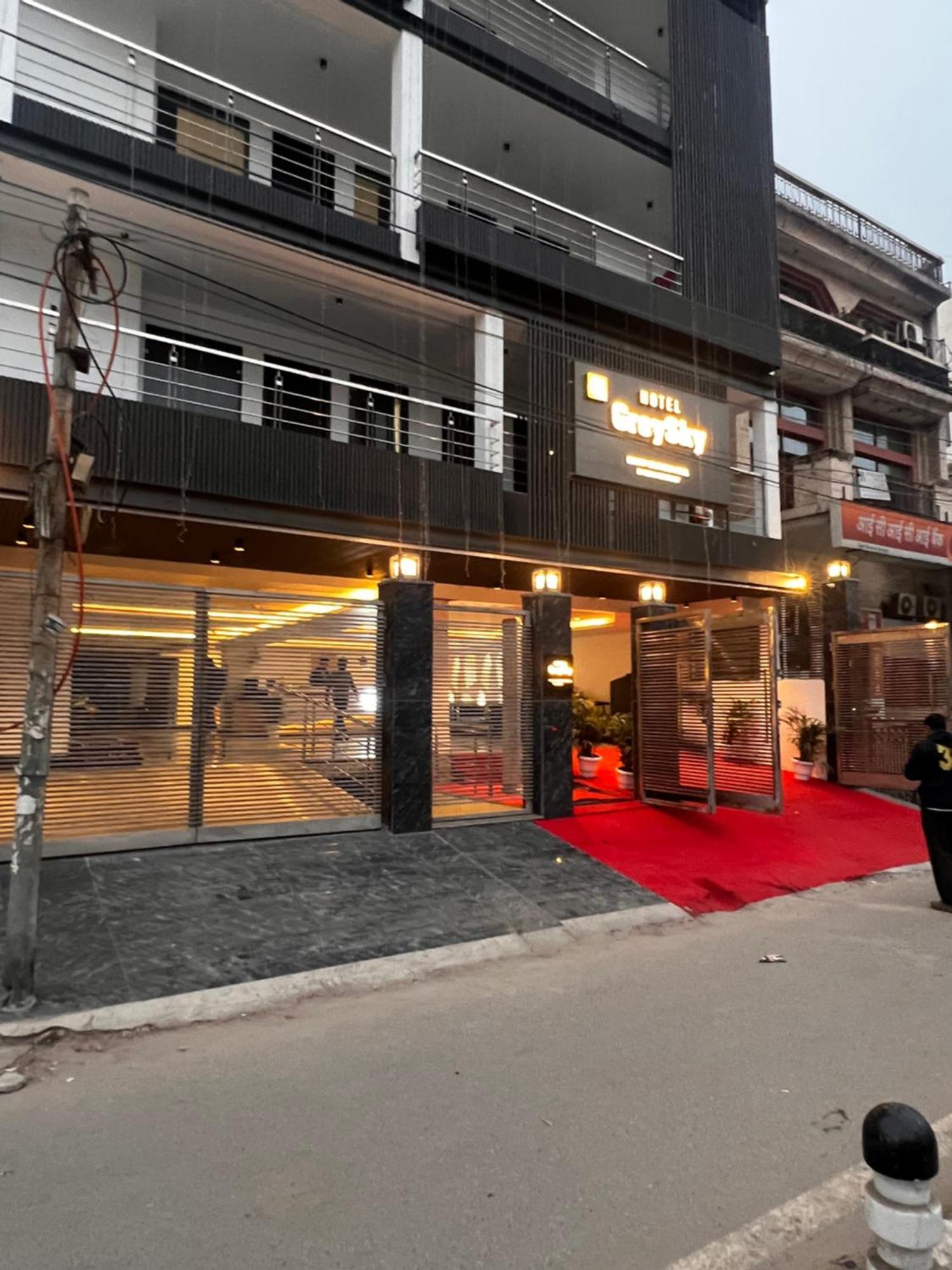 Hotel Grey Sky Nueva Delhi Exterior foto